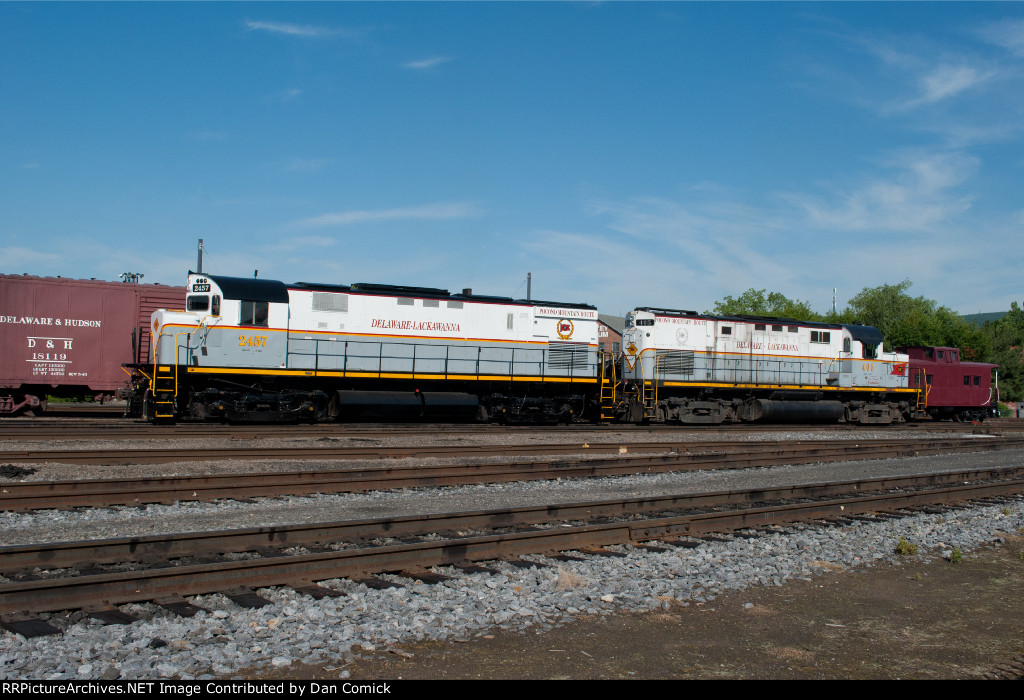 DL 2457 & DL 405 at Steamtown